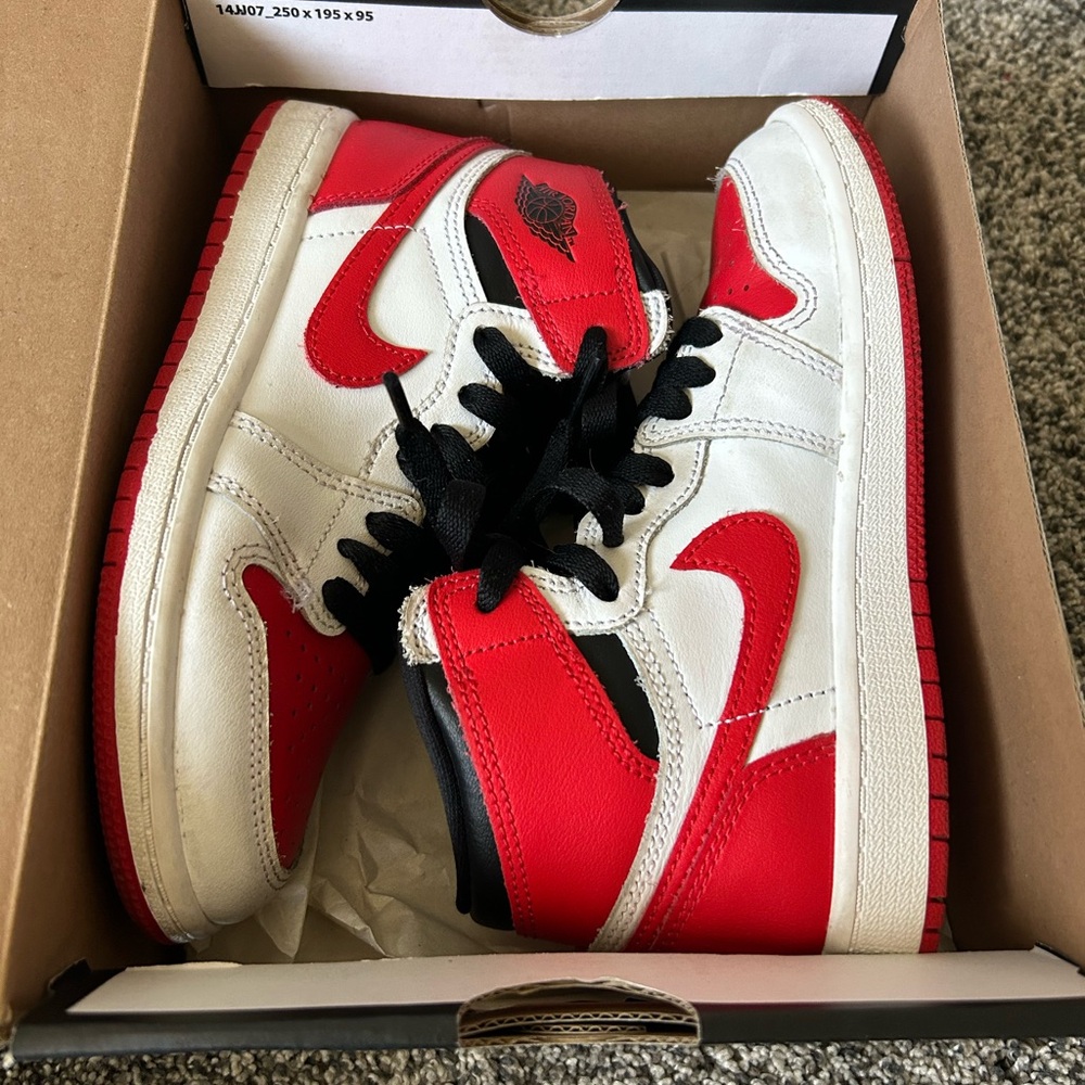 Jordon 1 retro high og (ps) white/university red-black size 2Y